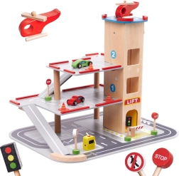 Træ parkeringshus med flere niveauer