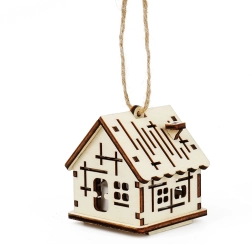 Træhus med kors og LED-lys