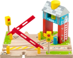 Træjernbaneoverkørsel med skilt