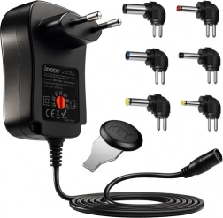 Universaladapter Izoxis 30W med USB og udskiftelige stik