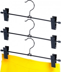 Metaltøjhængere i sort med klemmer – sæt med 3 stk.
