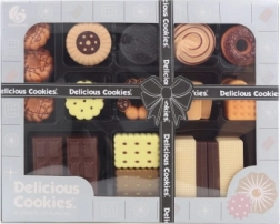 Børnesæt af plastmad – vafler, småkager, chokolade og vaffelkiks