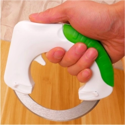 Multifunktionelt rundt kniv til pizza, kød og grøntsager