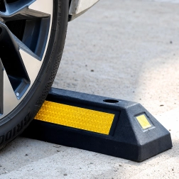 Gummiparkeringsstop 54 cm med refleksstriber
