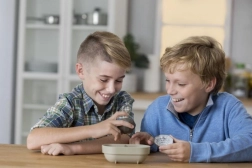 Voksende geodkrystaller fra MAC TOYS – eksperimentelt sæt