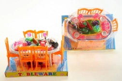 Dukkebord med mad, stole og service