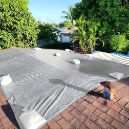 Beskyttelsespresenning med UV-beskyttelse 6 × 8 m, 120 g/m² – universel, robust, sølvfarvet