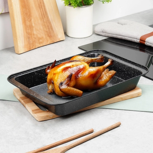 Høje kanter for større volumen og en renere ovn