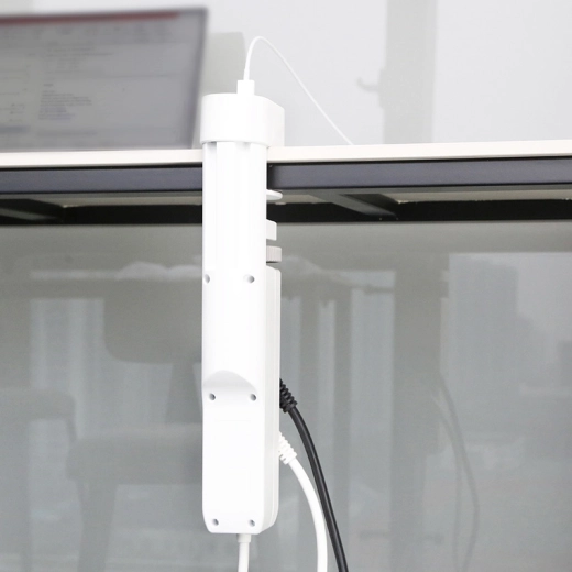 USB-hurtigopladning fra toppen (USB-A + 2× USB-C PD)