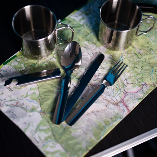 Alt ved hånden: ske, gaffel, kniv og oplukker