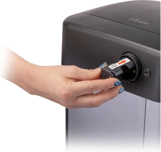 Praktisk strømforsyning med batterier eller via USB