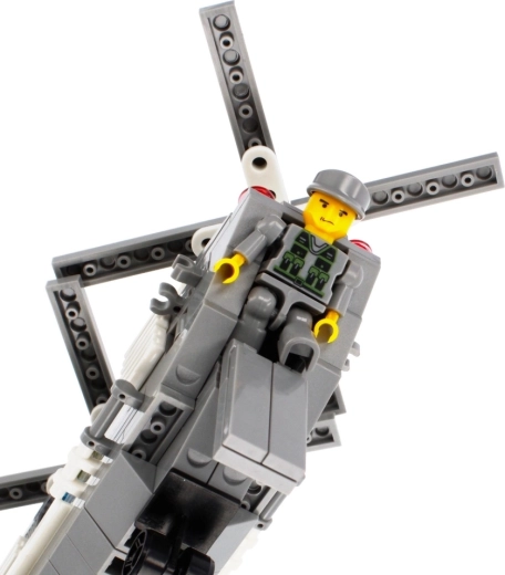 Detaljeret cockpit med minifigur