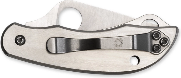 Robust fuldmetalkonstruktion med clip