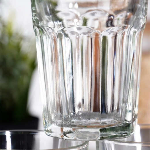 Holdbart, kraftigt glas til daglig brug