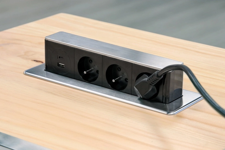 3× 230 V med børnesikring (op til 3680 W)