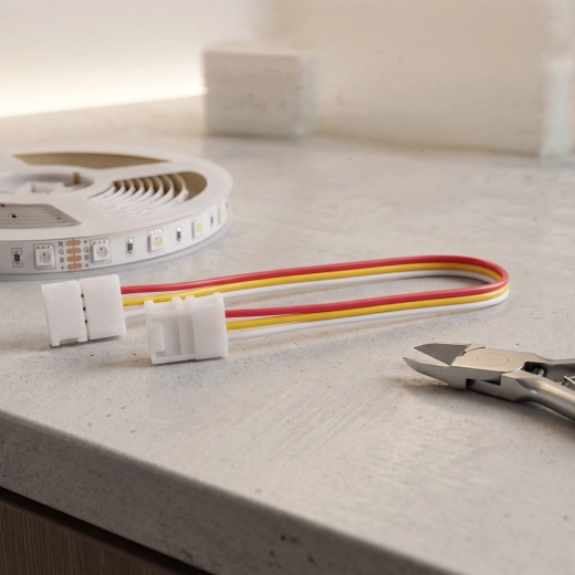 Fleksibelt kabel med en længde på 10 cm