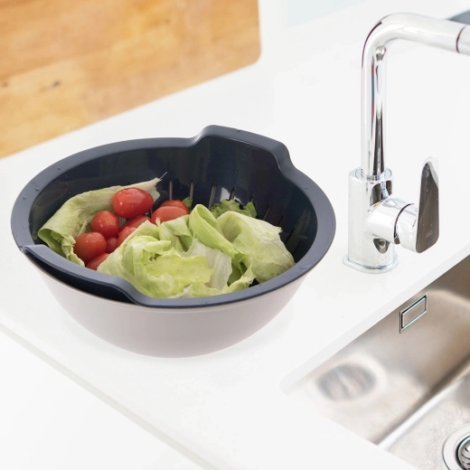 Nemt ved vasken og på køkkenbordet