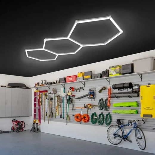 LED sekskantet loftpanel 247 × 98 cm, 125 W, 6500K til garage, værksted og interiør