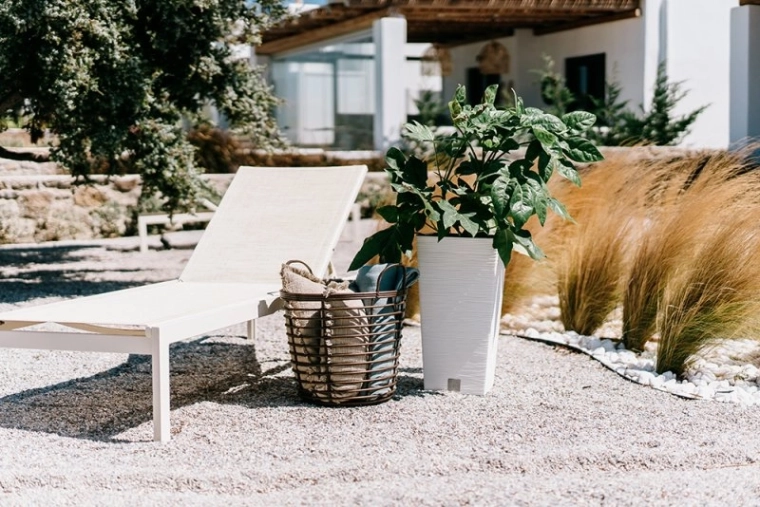 Modstandsdygtigt og let materiale til ude og inde