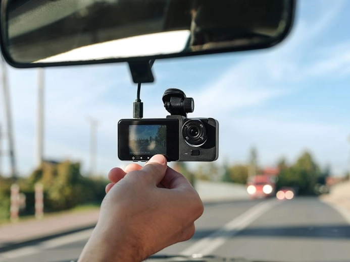 Kontinuerlig beskyttelse: parkeringsfunktion og G-sensor