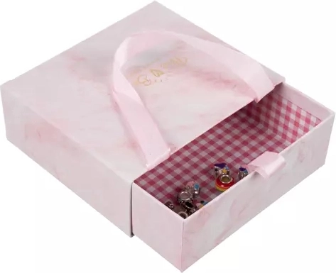 Praktisk æske til opbevaring og rejser