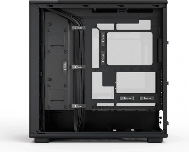 Ren kabelføring og rummeligt chassis