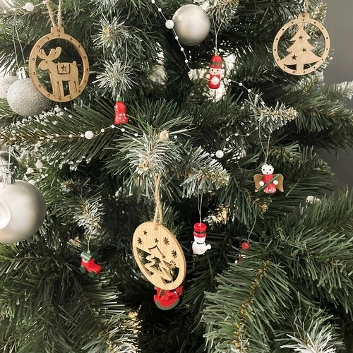 Til juletræet og dekorationer i hele hjemmet