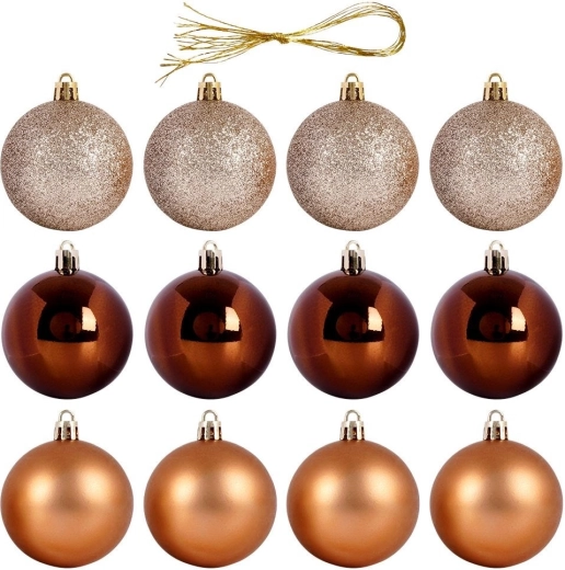 Til juletræet og festlige dekorationer