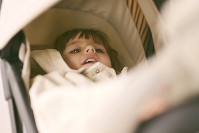 Rummeligt sæde med fuldt flat-lay og ventilation