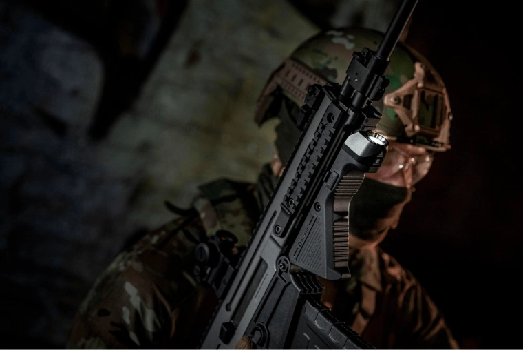 Ydelse op til 1450 lm og rækkevidde 240 m