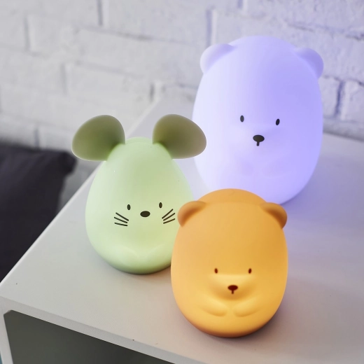 Op til 12 timers lys og opladning via micro USB