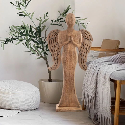 Elegant dekoration med fin udskåret detalje