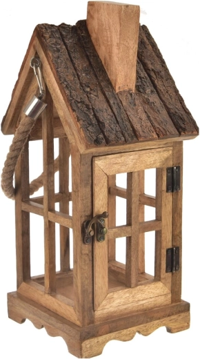 Lanterne i mangotræ og bark formet som et hus