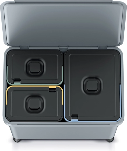 Tre separate beholdere for overskuelig sortering