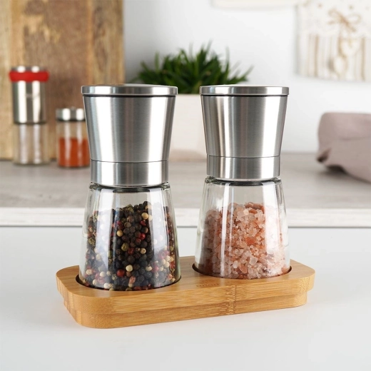 Elegant kombination af glas og rustfrit stål