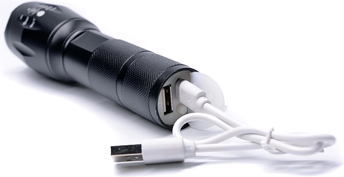 Praktisk opladning via mikro-USB