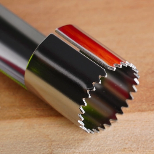 Skarp, takket kant for et rent snit