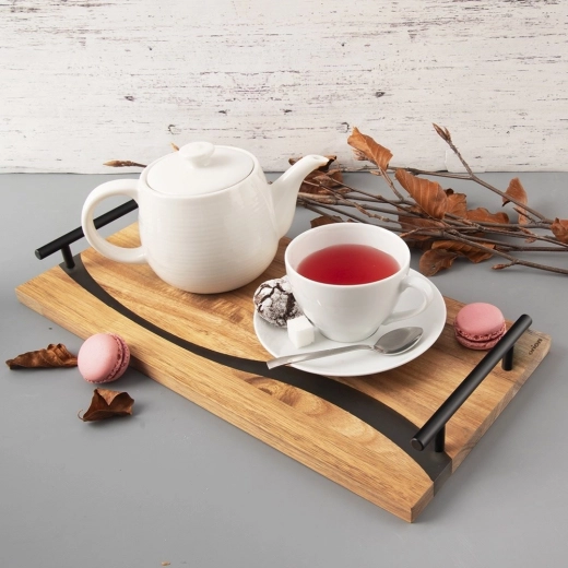 Naturligt akacietræ med effektfuld “flod”-harpiks