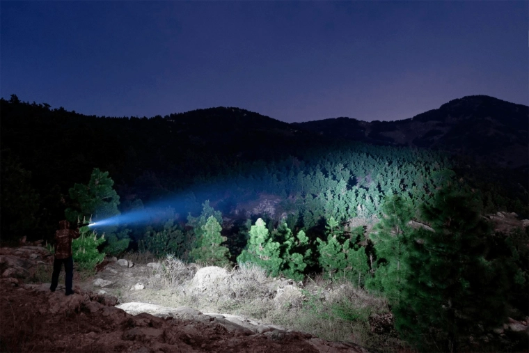 Op til 1500 lm og 250 meters rækkevidde