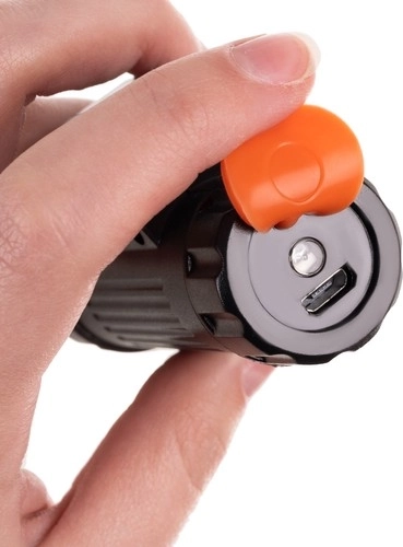 USB-opladning og magnet til arbejde uden hænder