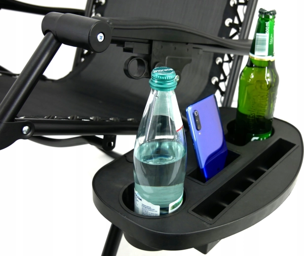 Sidebord til drikkevarer og telefon