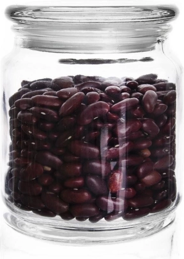 Orden i spisekammer og på bordplade