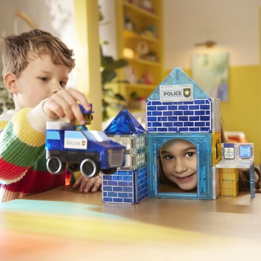 Kompatibelt med alle MAGNA-TILES-sæt og sikre materialer