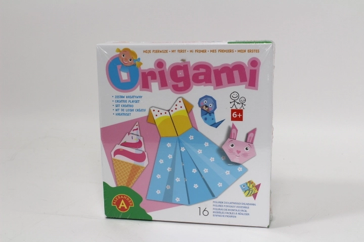 Alexander Mine første origami – kjoler