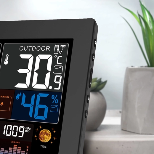 Komplet overblik: temperatur, luftfugtighed, tryk og prognose