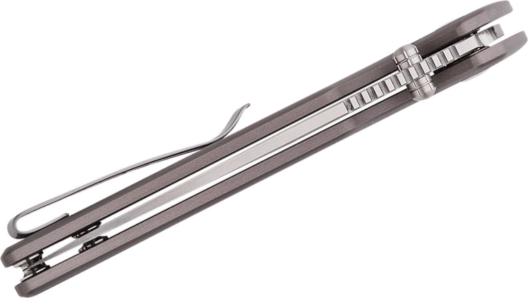 Let aluminiumshåndtag og lommeklip