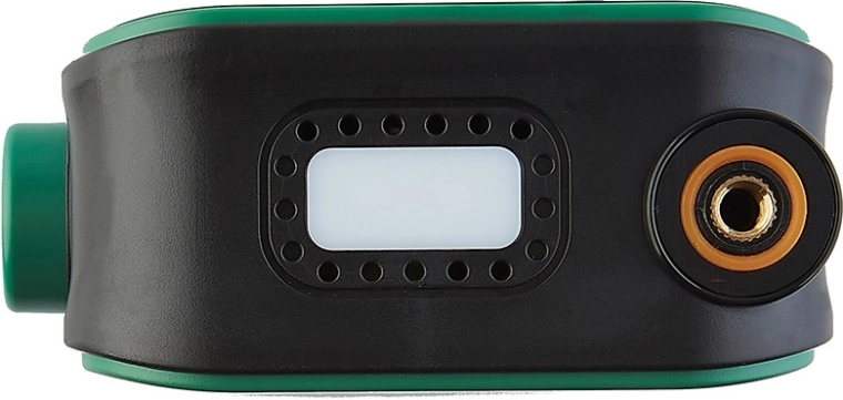 Powerbank og LED-lygte til turen