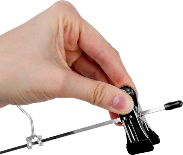 Justerbare clips til forskellige typer tøj