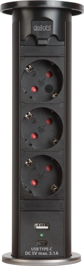 Tre stikkontakter og USB-opladning