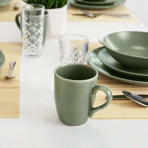 Moderne mat grøn til stilfuld borddækning